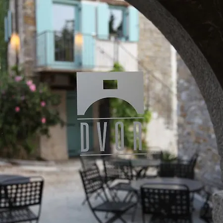 Boutique Dvor