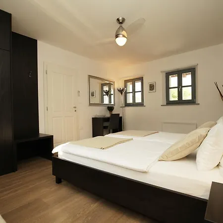 Guest house Boutique Dvor 4*