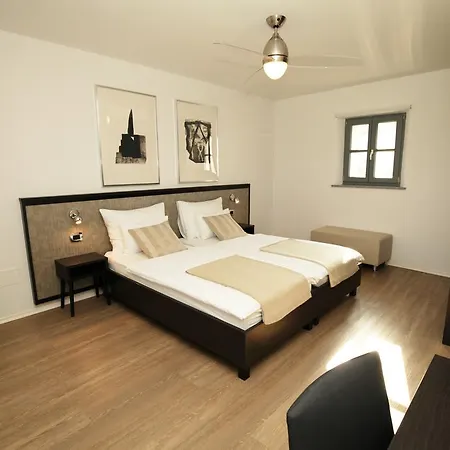 Boutique Dvor Dobrovo