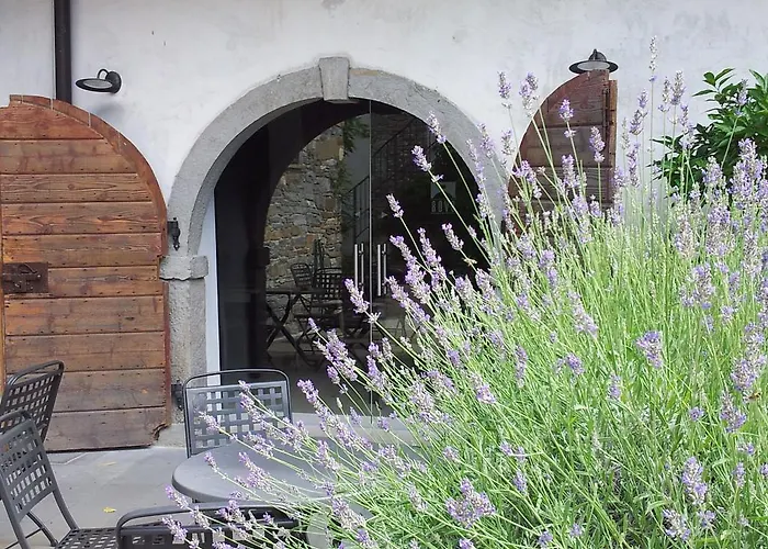 Boutique Dvor Dobrovo