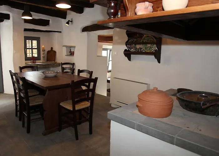 Πανσιόν Boutique Dvor 4*