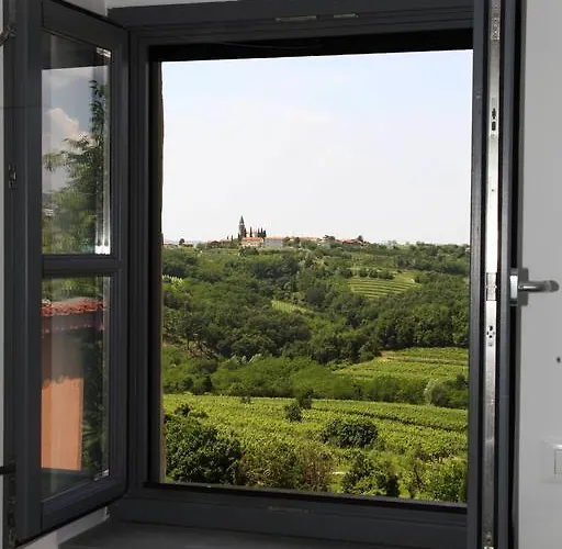 Πανσιόν Boutique Dvor Dobrovo