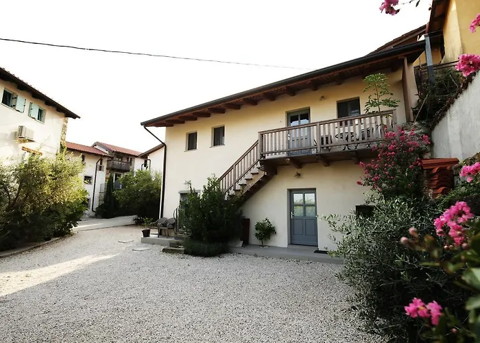 Boutique Dvor Dobrovo