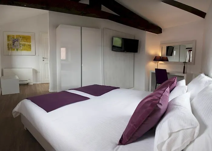 Πανσιόν Boutique Dvor