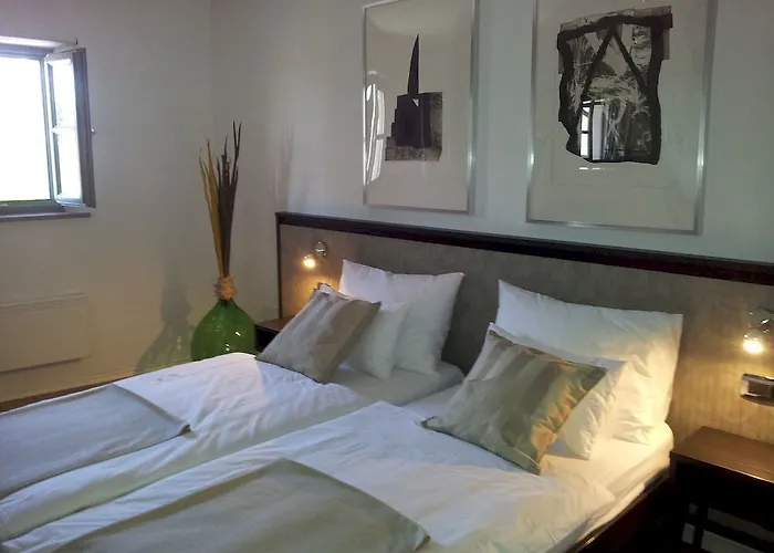 Πανσιόν Boutique Dvor Dobrovo